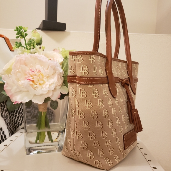 SOLD. Dooney Jenna bag - Picture 4 of 7